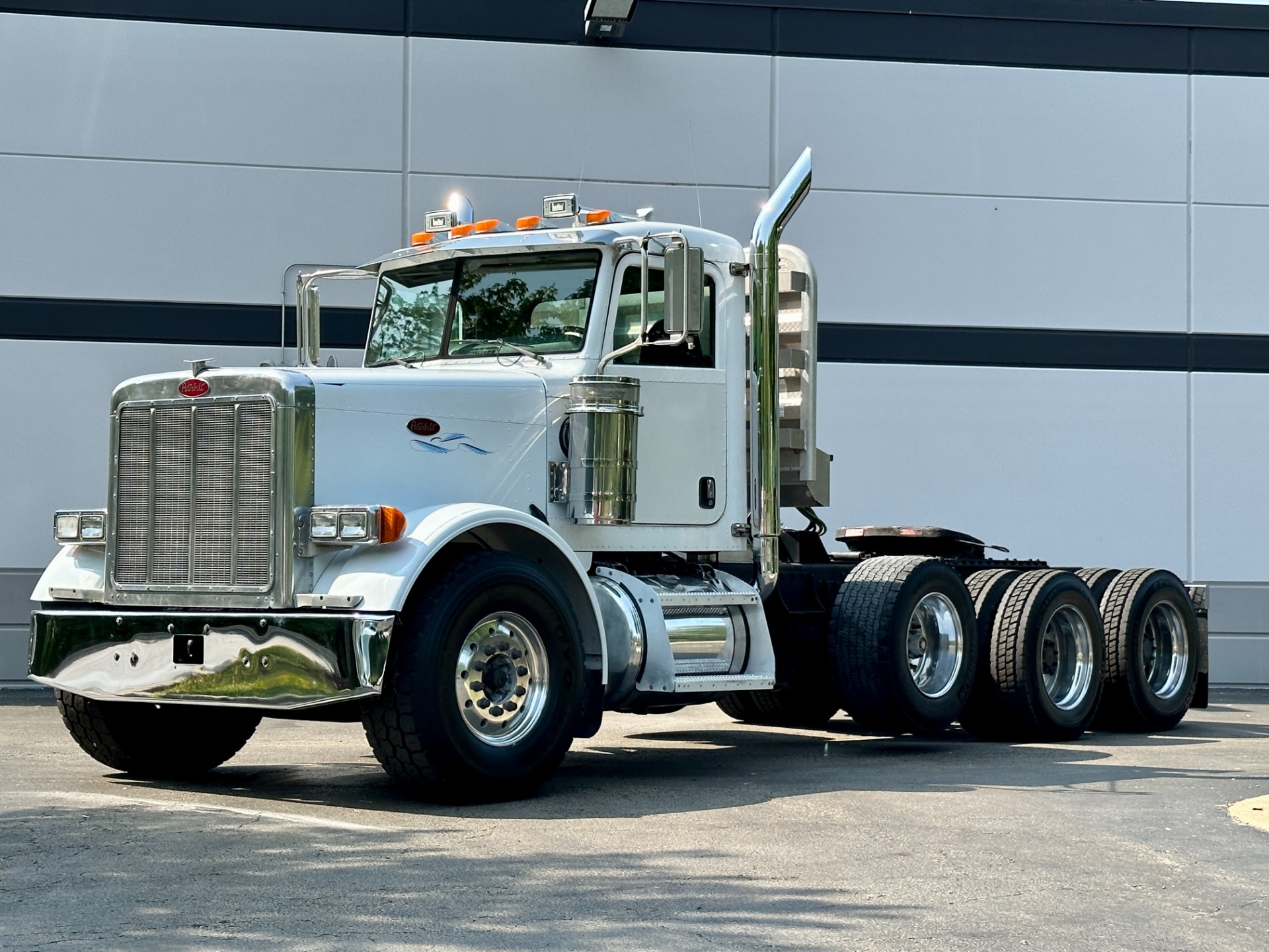 Used 2005 Peterbilt 379 Tri-Axle Day Cab - Cat C15 Power - Two Line Wet ...