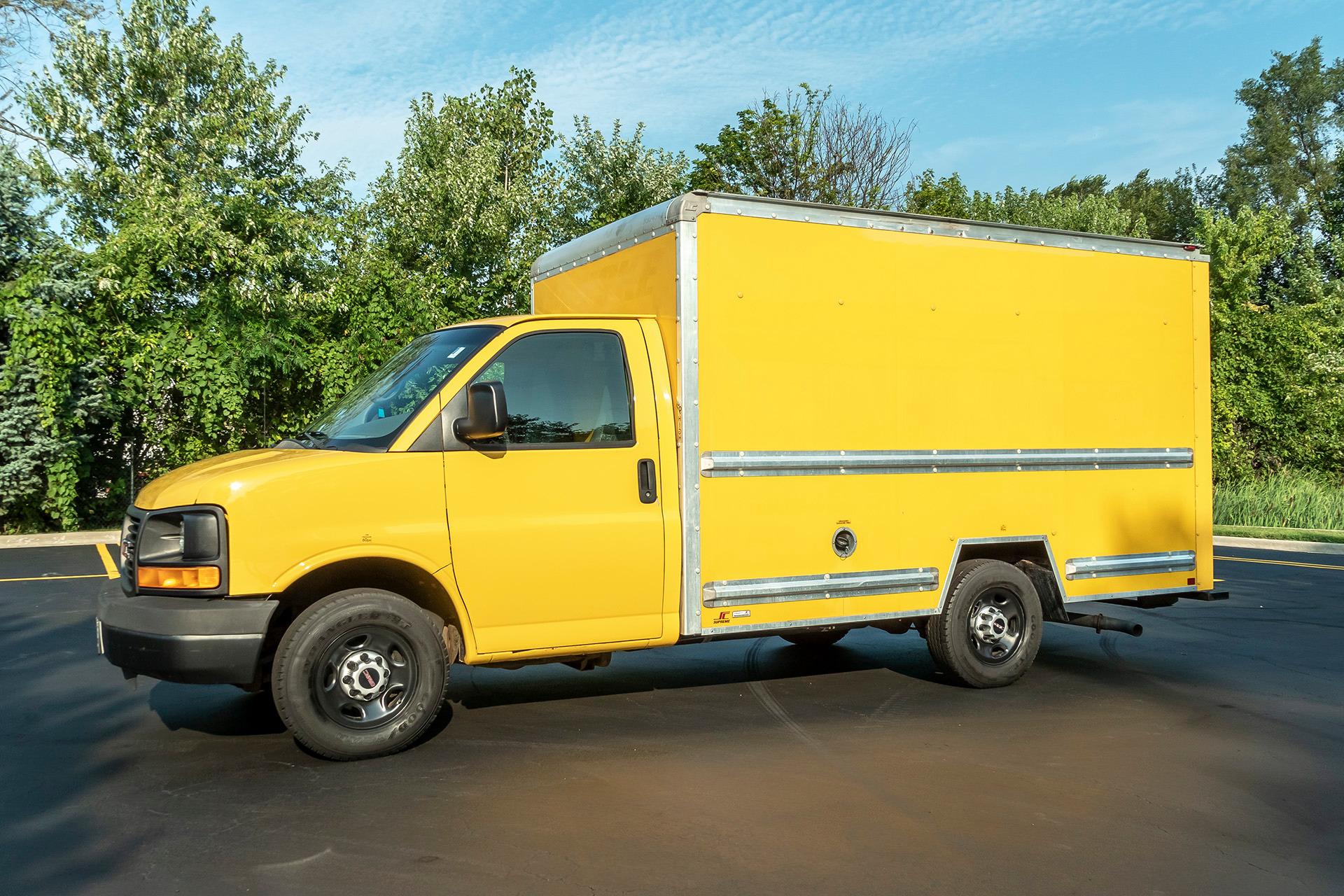 Used 2010 GMC Savana Commercial Cutaway 3500 BOX TRUCK For Sale (Sold