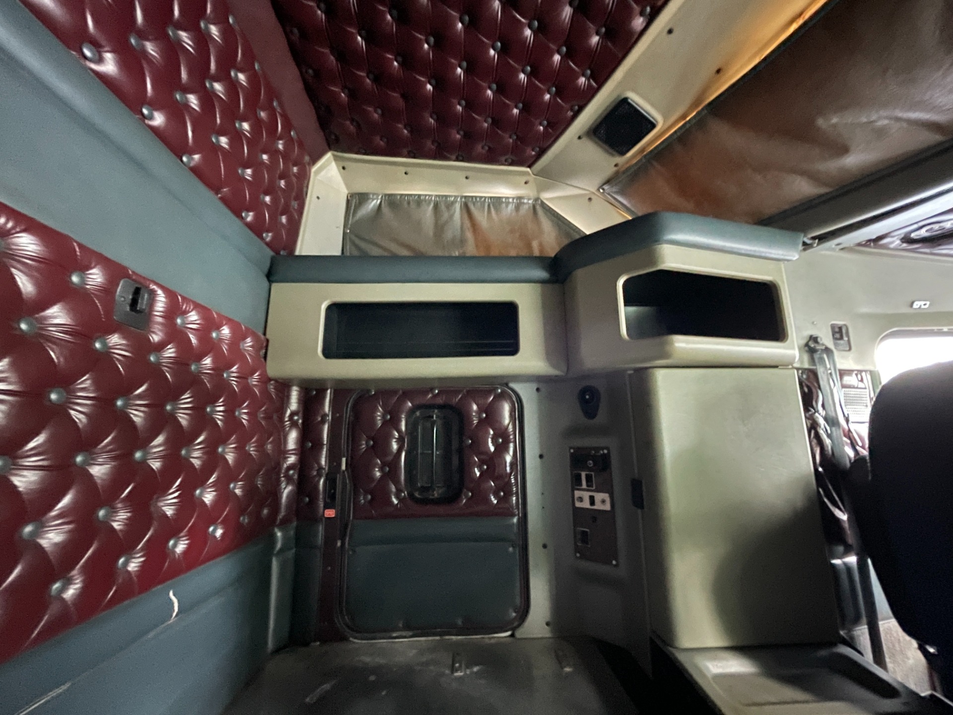 Kenworth W900 Interior An Interior Shot Taken From The Sle… Flickr ...