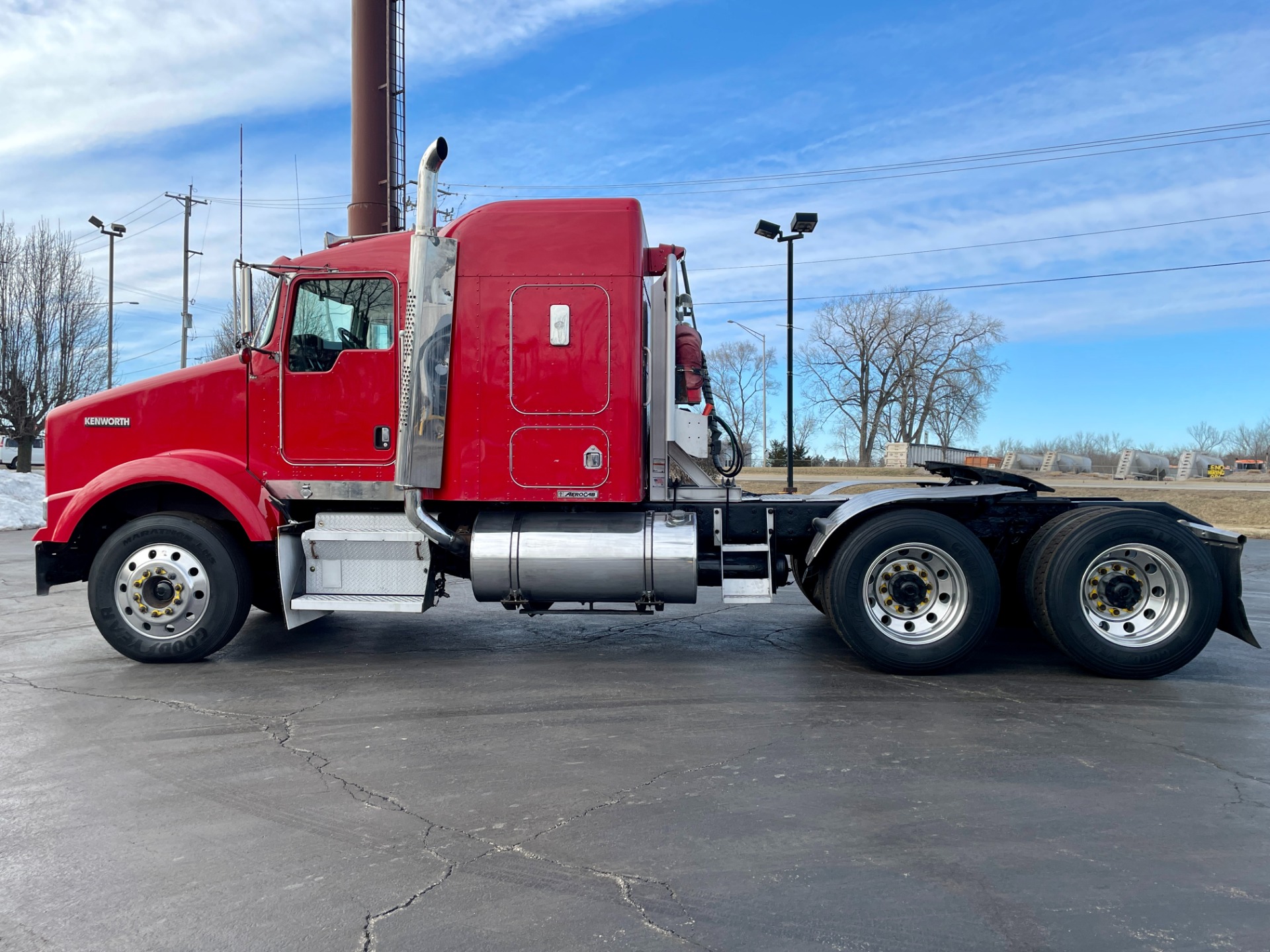 Used 2004 Kenworth T800 Sleeper - CAT Turbo-Diesel - 430 HP